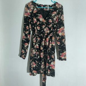 🌸 RUSH long sleeve MINI floral Dress